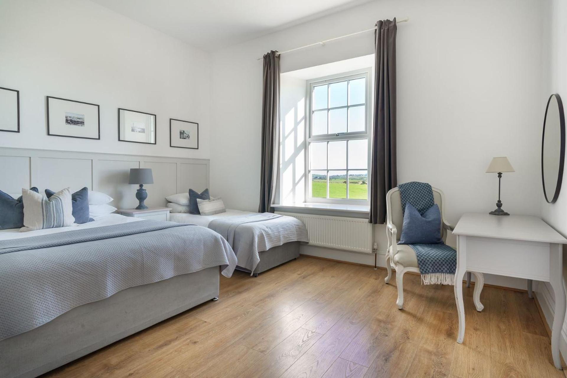 Ty Carmel - Carmel House Villa Llannerch-y-medd Buitenkant foto